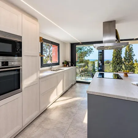 Mediterranean With 270º Panoramic Sea & Forest Views *